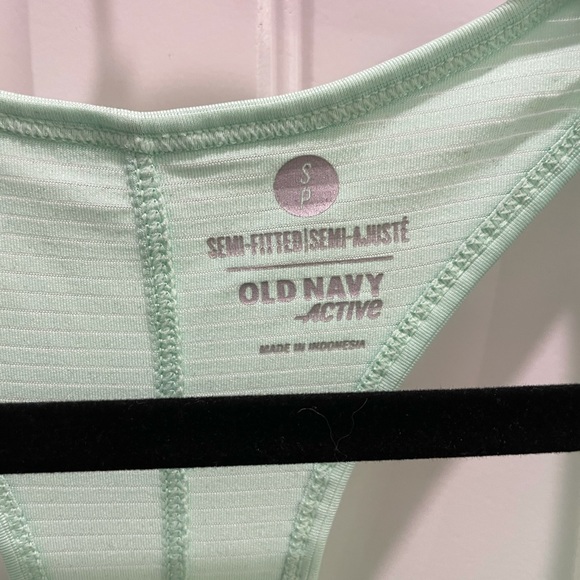 Two workout tanks - Picture 3 of 7